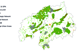 A map of the counts of Beds, Cambs and Northants highlighting different potential areas for development of more green spaces for nature's recovery
