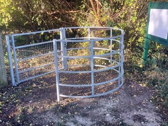 Blow's Down kissing gate