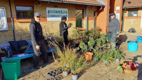 hub garden and volunteers