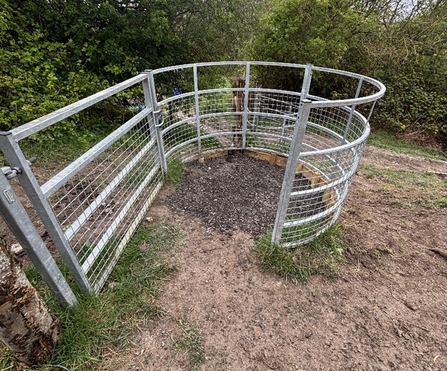 new kissing gate